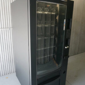 HIGH-CAPACITY SNACK VENDING MACHINE