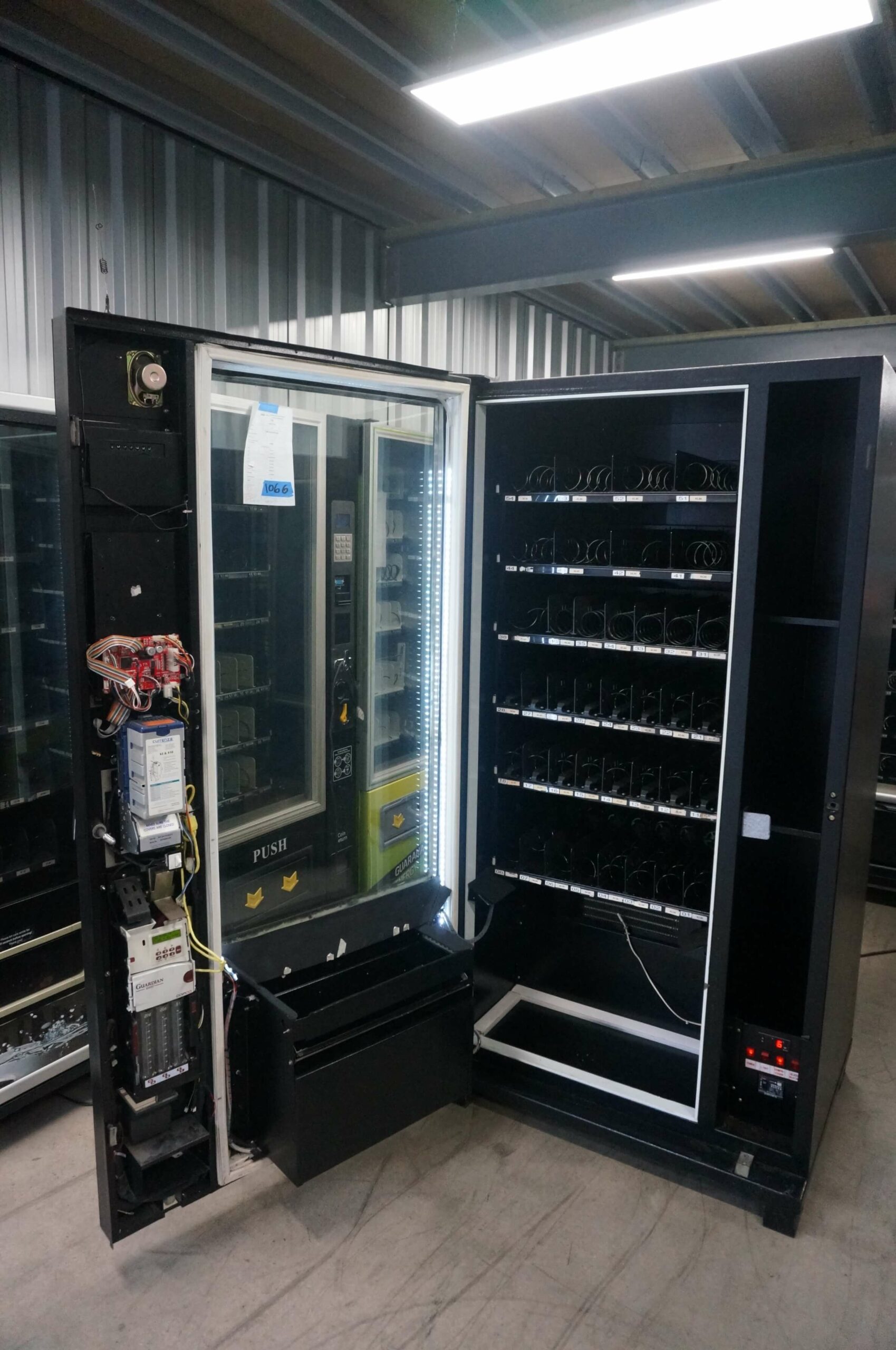 4 WIDE COMBO VENDING MACHINE - Vending Machines Australia