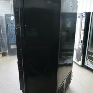 HIGH-CAPACITY DRINK VENDING MACHINE - Image 3