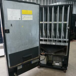 HIGH-CAPACITY DRINK VENDING MACHINE - Image 4