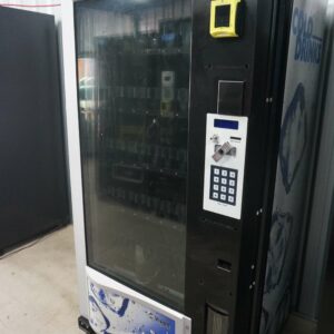 HIGH-CAPACITY DRINK VENDING MACHINE - Image 2