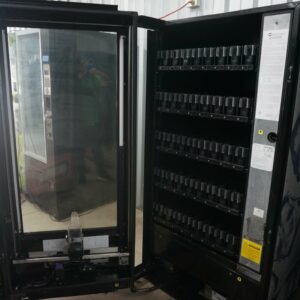 HIGH-CAPACITY DRINK VENDING MACHINE - Image 5