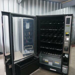 5 WIDE COMBO VENDING MACHINE - Image 4