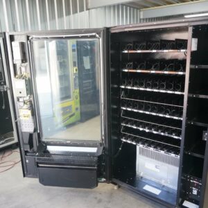 5 WIDE COMBO VENDING MACHINE - Image 5