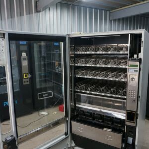 5 WIDE COMBO VENDING MACHINE - Image 4
