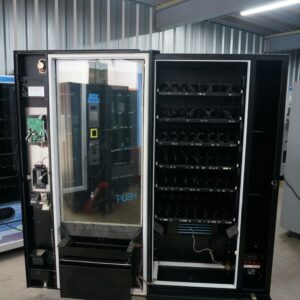 4 WIDE COMBO VENDING MACHINE - Image 4