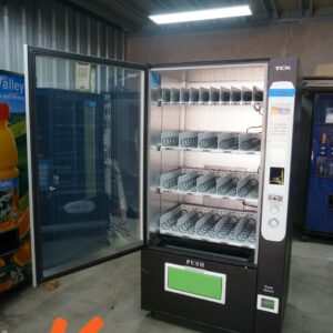 5 WIDE COMBO VENDING MACHINE - Image 4