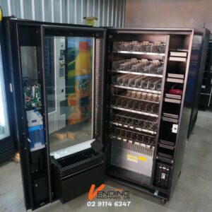 4 WIDE COMBO VENDING MACHINE - Image 2