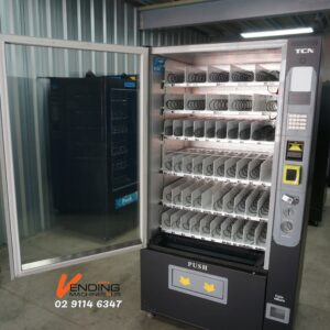 5 WIDE COMBO VENDING MACHINE - Image 4