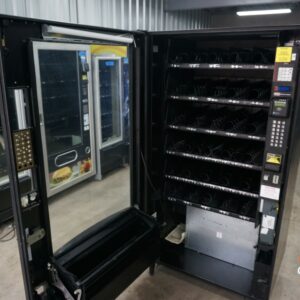 4 WIDE SNACK VENDING MACHINE WITH CHILLER - Image 3