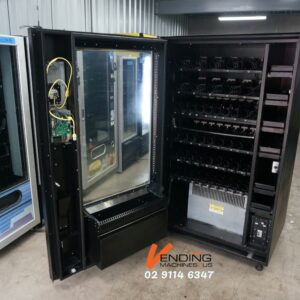 5 WIDE COMBO VENDING MACHINE - Image 3