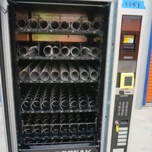 4 WIDE COMBO VENDING MACHINE WITH ELEVATOR - Image 3