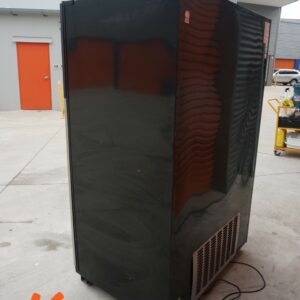 HIGH CAPACITY DRINK VENDING MACHINE - Image 4