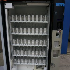 HIGH CAPACITY DRINK VENDING MACHINE - Image 3