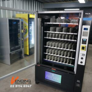 6 WIDE COMBO VENDING MACHINE WITH ELEVATOR - Image 3