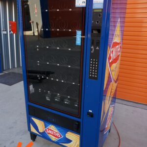 4 WIDE SNACK VENDING MACHINE - Image 1