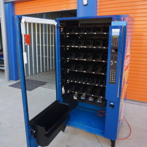 4 WIDE SNACK VENDING MACHINE - Image 3