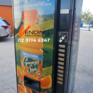 HIGH CAPACITY DRINK VENDING MACHINE - Image 1