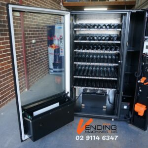 5 WIDE COMBO VENDING MACHINE - Image 3