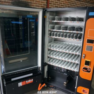 5 WIDE COMBO VENDING MACHINE - Image 2