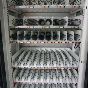 5 WIDE COMBO VENDING MACHINE - Image 4