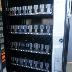 HIGH-CAPACITY DRINK VENDING MACHINE - Image 5
